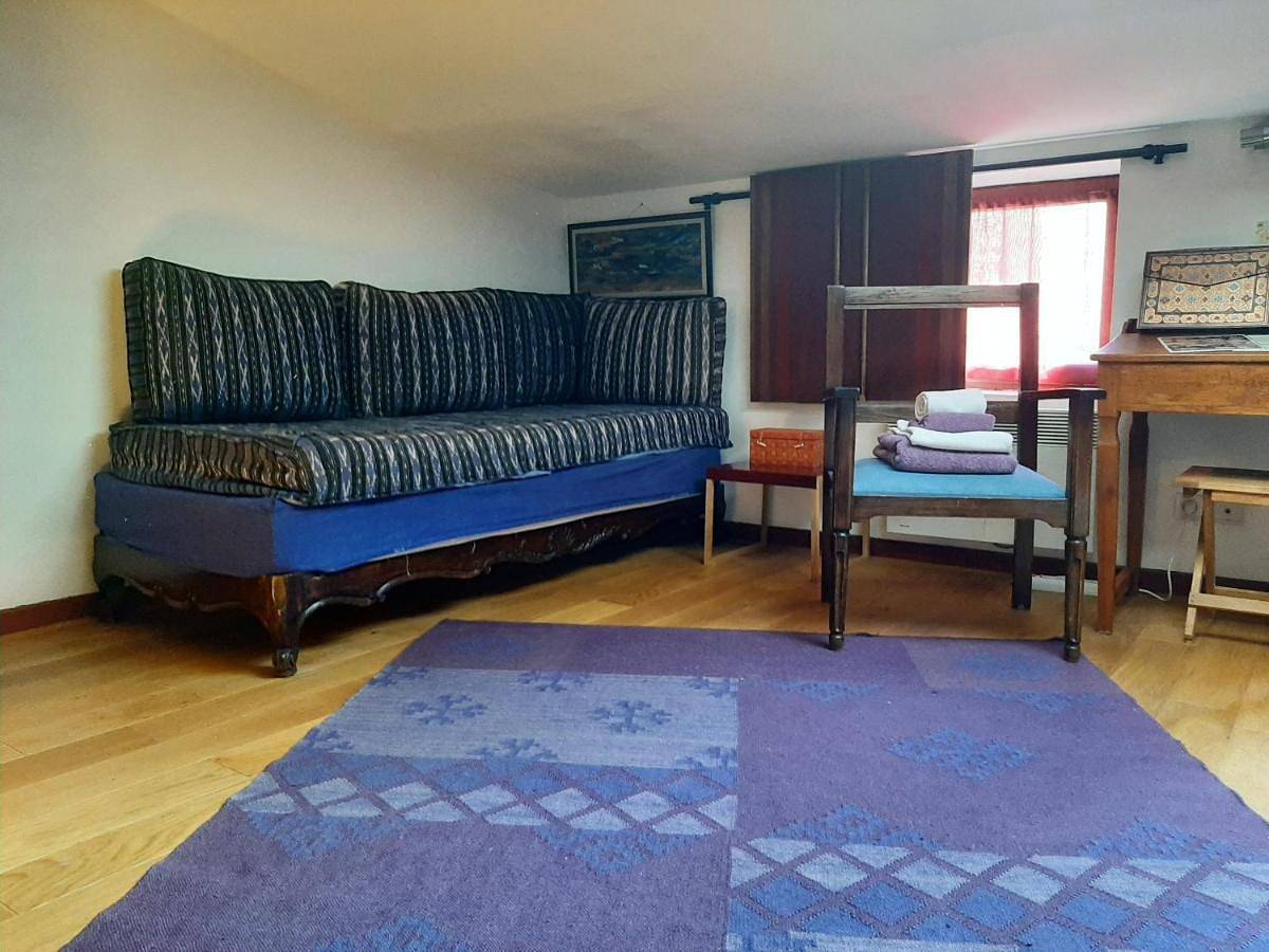 Family Room with Private Bathroom in Clermont-Ferrand, Parc naturel régional des Volcans d'Auvergne