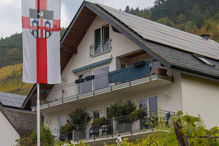 Ferienwohnung für 2 Personen, mit Balkon und Garten