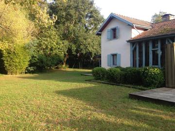 Gîte pour 9 personnes, avec jardin ainsi que terrasse et vue à Magescq