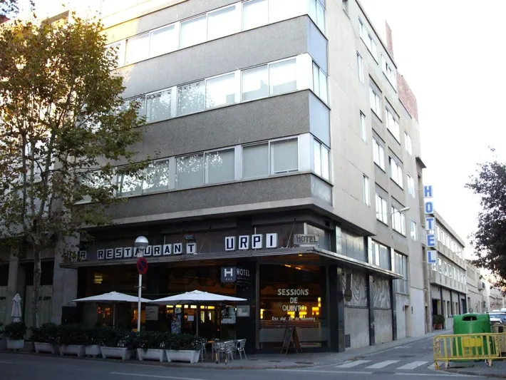 Hotel para 10 personas, con piscina y terraza - 1