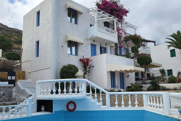 Ferienwohnung für 9 Personen, mit Pool und Terrasse sowie Garten auf Kreta