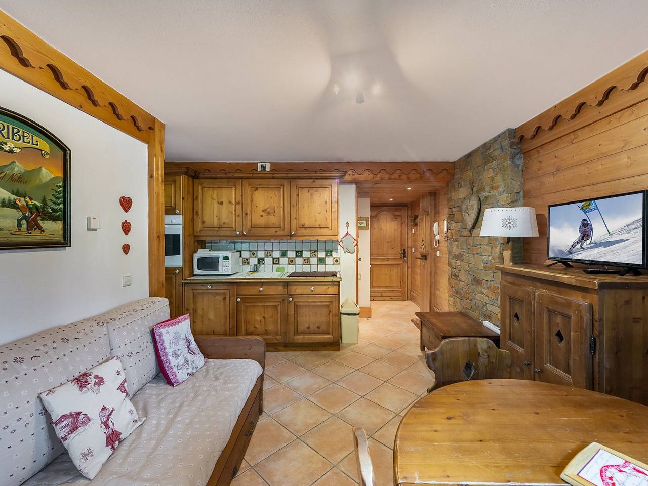 Appartamento intero, Charming 1-Br Apartment in Méribel with Free Pool, Sauna & Hammam Access in Meribel Village, Courchevel