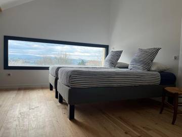 Gîte pour 4 personnes, avec jardin à Châteauneuf-de-Galaure