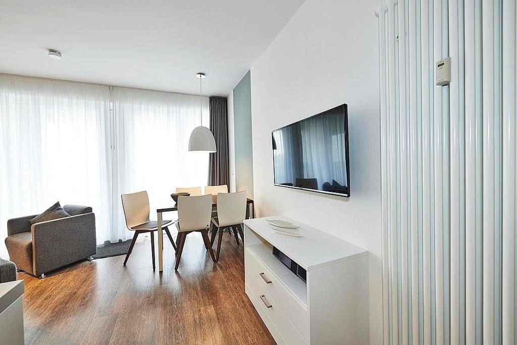 Ganze Wohnung, Strandnahes Ferienapartment mit großem Balkon inkl. Schwimmbad- & Saunanutzung in Bensersiel, Esens