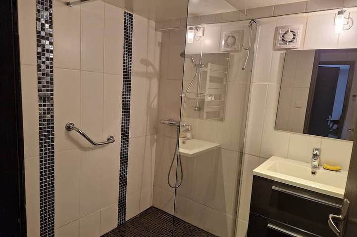 Gîte pour 4 personnes, avec jardin et terrasse dans Château de Castelnau-Bretenoux - 4