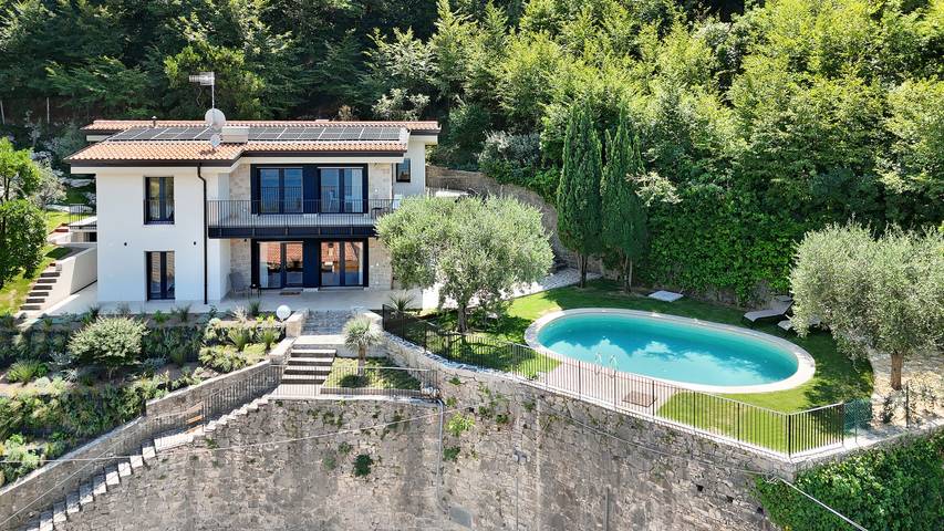 Villa pour 8 personnes, avec jardin ainsi que vue sur le lac et balcon à Brenzone