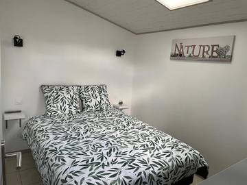 Gîte pour 4 personnes, avec jardin à Berson