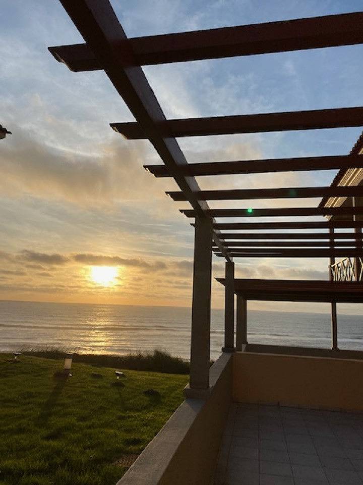 Ganze Wohnung, Sunset House With Seaview & Terrace by Vacationy in Pedra do Ouro, Marinha Grande