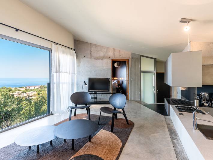 Location de vacances pour 6 personnes, avec terrasse ainsi que vue et piscine à Monticello - 2