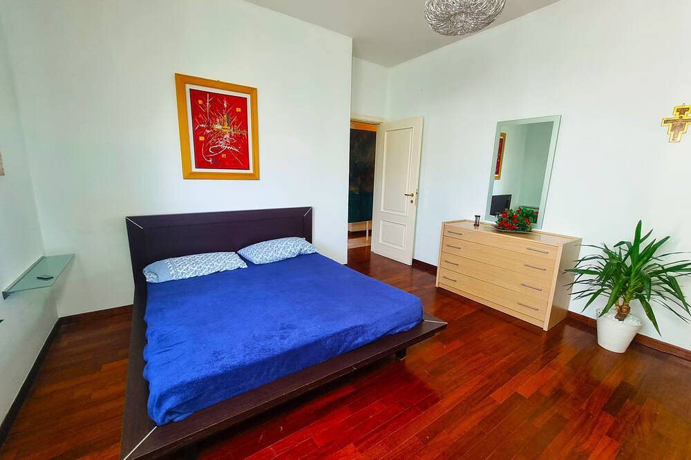 Alisea - rooms in villa with pool and free parking in Montesilvano, Adriatic Coast Abruzzo