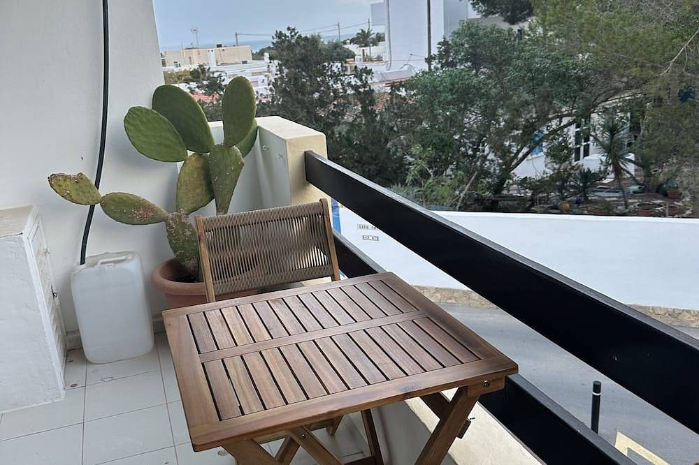 Ganze Wohnung, Bella Lilia Apartamento Silencioso Enfrente del mar in Es Pujols, Formentera