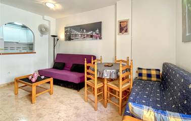 Holiday Apartment for 4 People in Torrevieja Centre, Torrevieja, Photo 2