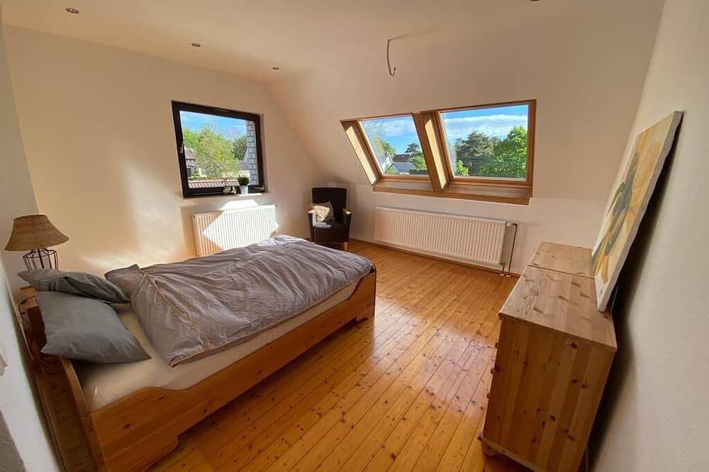 Ganze Wohnung, Große, Lichtdurchflutete Wohnung mit Dachterrasse und Sauna in Schloß Holte-Stukenbrock, Nordrhein-Westfalen