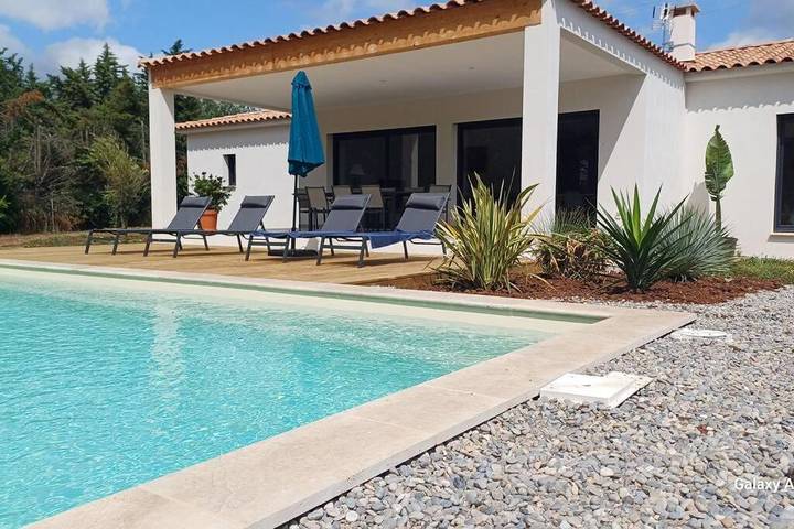 Dom wakacyjny dla 8 osób, z taras i basen w Solliès-Pont