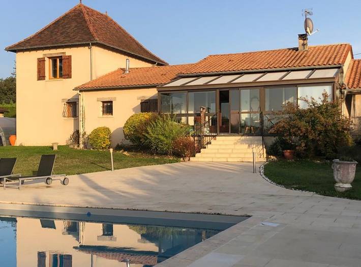 Gîte pour 9 personnes, avec terrasse ainsi que piscine et jardin à Fouleix