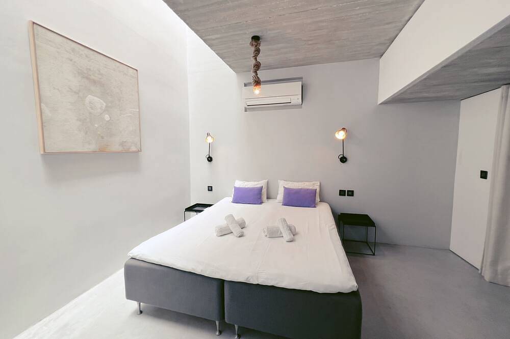 Entire apartment, Luxury 1Br in the Heart of Valletta - Rooftop Terrace & City Views in Valletta, Malta Island