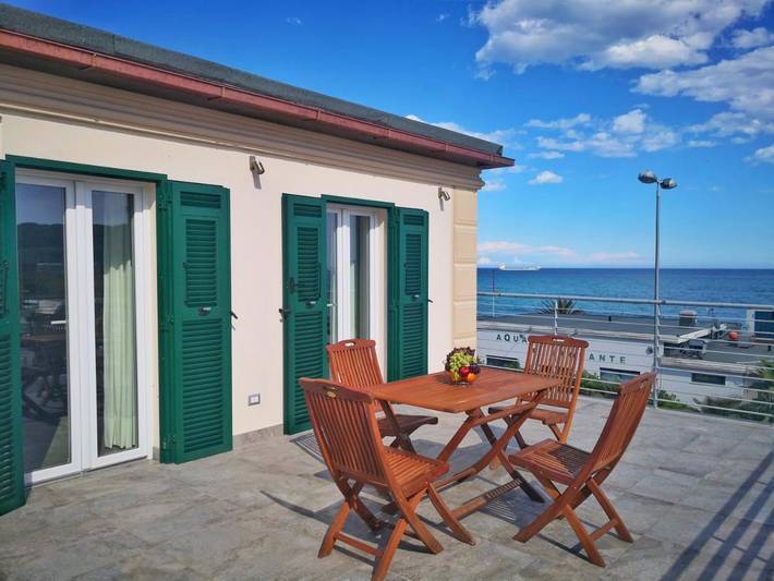 Ferienwohnung für 5 Personen, mit Balkon und Terrasse sowie Ausblick in Savona - 2
