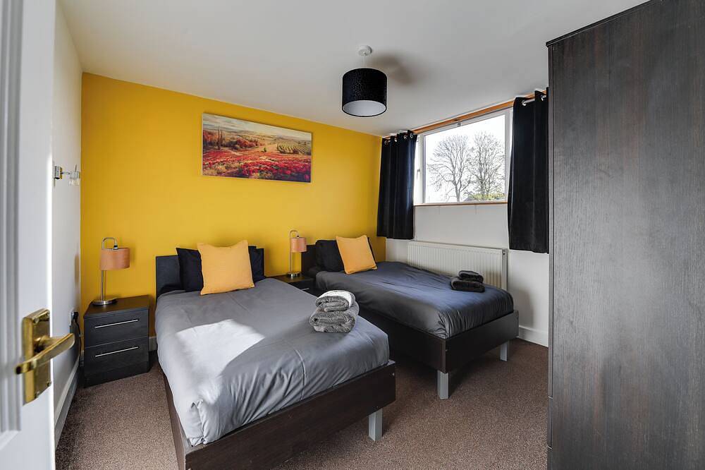 3 Bedroom Home. Home Working. Free Parking. Garden. Wigan in Wigan, Gran Mánchester