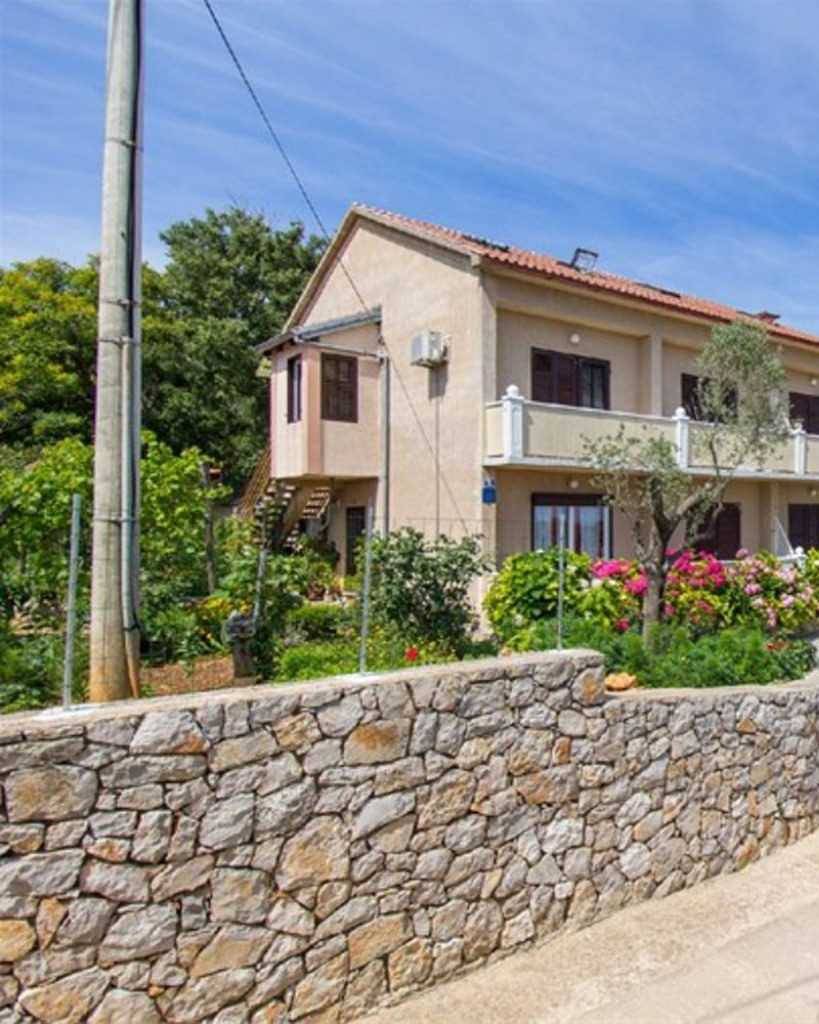 Ganze Wohnung, Charmantes 1-Zimmer-Apartment für 3, haustierfreundlich, mit Parkplatz in Veli Losinj, Kvarner Inseln