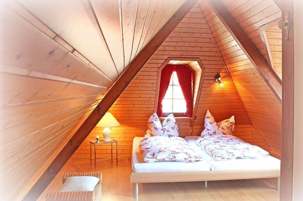 Entire apartment, Romantic holiday apartment in the Oid Town of Meersburg in Meersburg, Obersee (Bodensee)