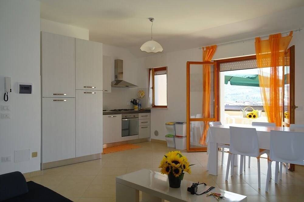 Ganze Wohnung, Penthouse im Zentrum des Dorfes und 400 Meter vom Meer entfernt in Martinsicuro, Teramo Provinz