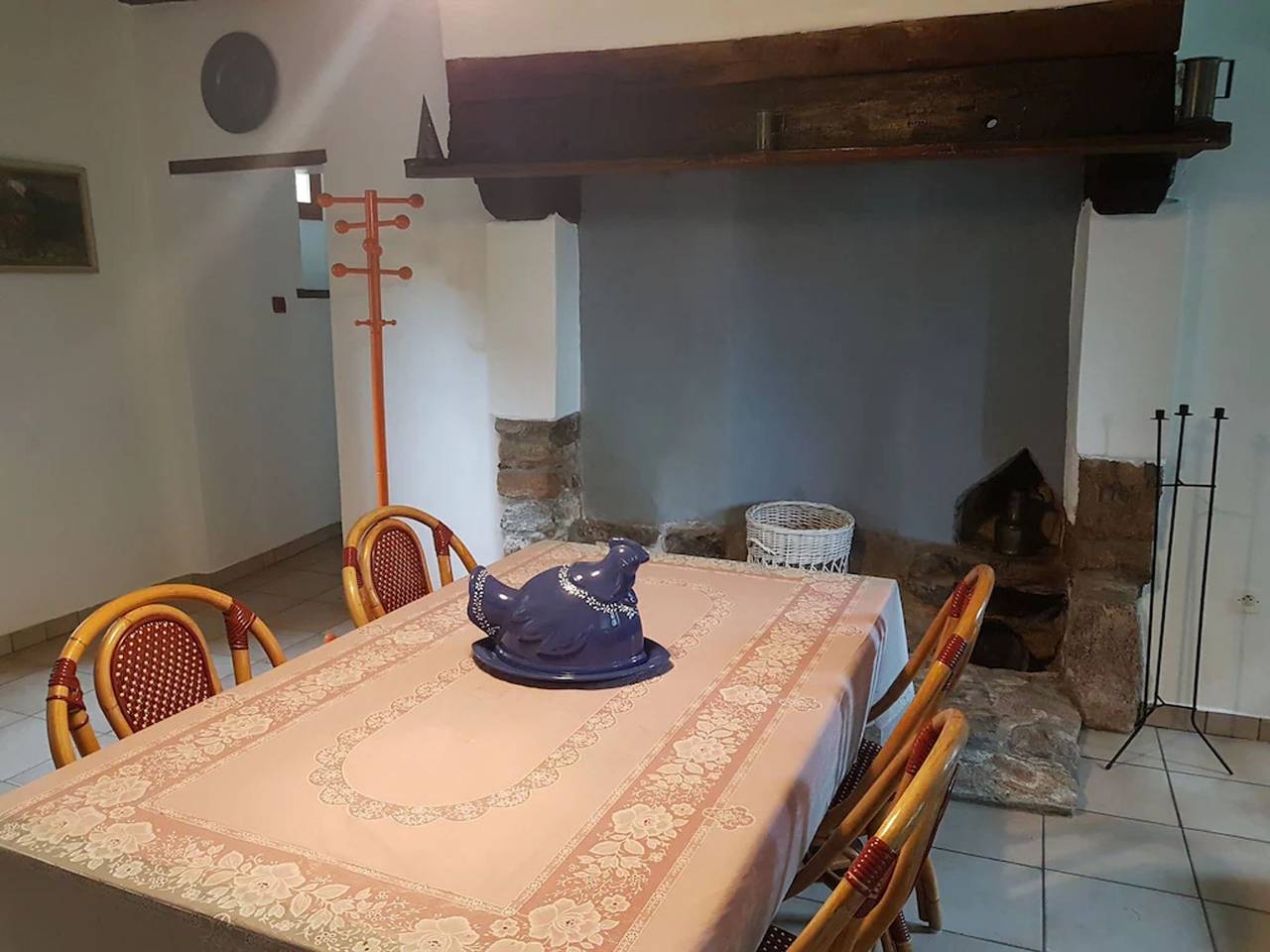 Typical Norman farmhouse with free Wifi, a short drive from the coast in Saint-Sauveur-Lendelin, Région de Coutances