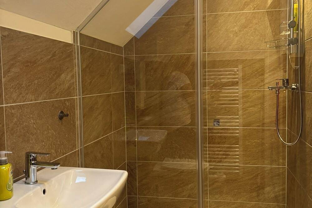 Ganze Wohnung, Gemütliche 60qm große Ferienwohnung mit eigenem Eingang am Speldorfer Wald in Linksruhr, Mülheim an der Ruhr