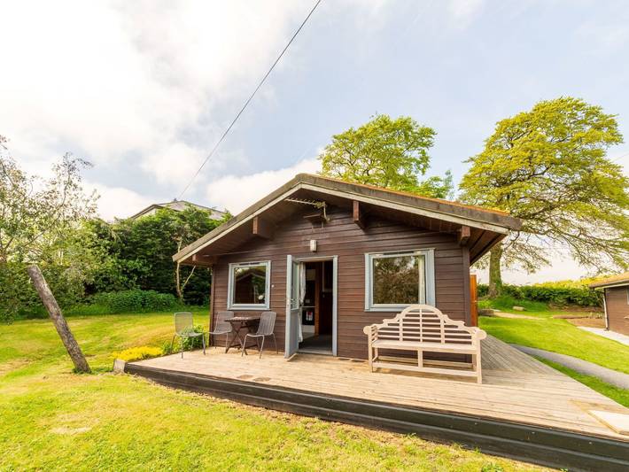 Chalet for 4 people, with Terrace and Garden as well as View in Cornwall