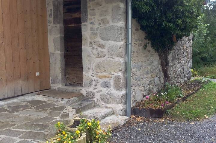Gîte pour 6 personnes, avec Terrasse et Jardin à Montmin