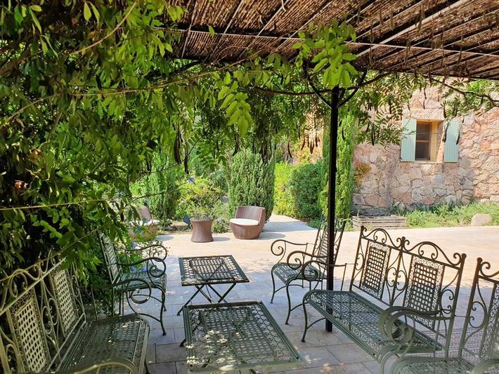 Location de vacances pour 6 personnes, avec jardin ainsi que piscine et jacuzzi à Serriera - 4