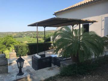 Cottage pour 2 personnes, avec balcon ainsi que jardin et piscine à Tresques