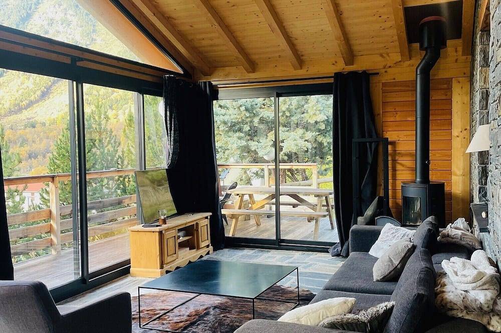 Chalet Pyrénées, 9 pers, proche Pas de la Case in Porté-Puymorens, Parc naturel régional des Pyrénées catalanes
