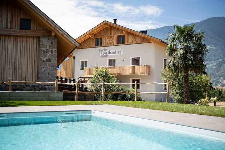 Ferienwohnung für 6 Personen, mit Balkon und Garten in Meran