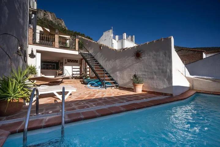 Casa de vacaciones para 16 personas, con terraza además de piscina y vistas, Se admiten mascotas - 1