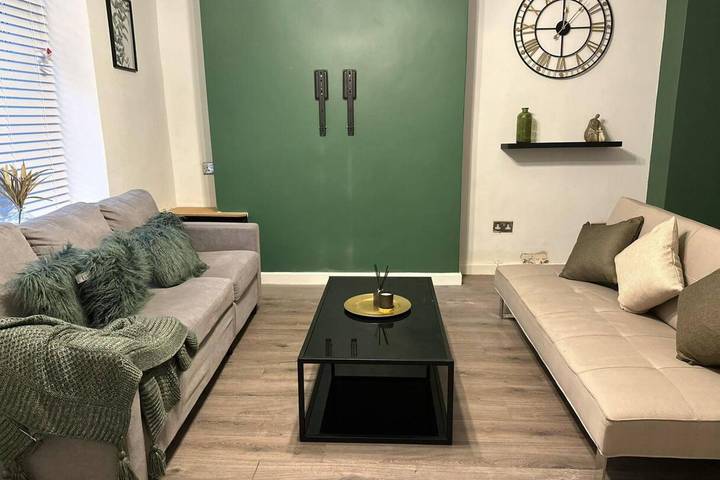 Holiday home for 5 people, with garden in Bridgend