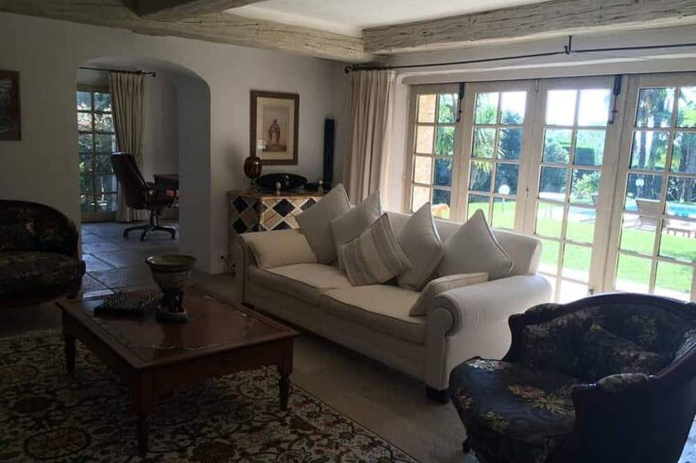Lovely family villa in Saint Paul de Vence in La Colle-sur-Loup, Mittelmeerküste (Frankreich)