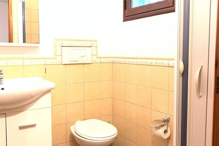 Stunning villa with a pool and a beautiful garden!! in Solanas, Comune di Sìnnia