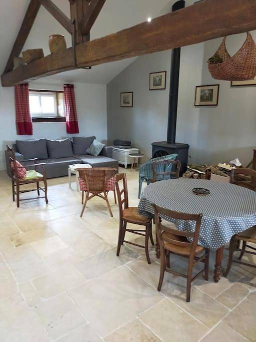 Gîte pour 6 personnes, avec vue et jardin à Marnay