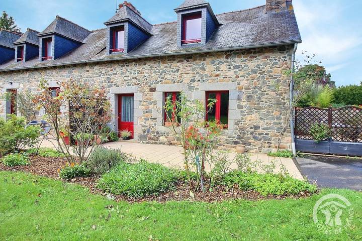 Gîte pour 4 personnes, avec Terrasse et Jardin à Lanvollon