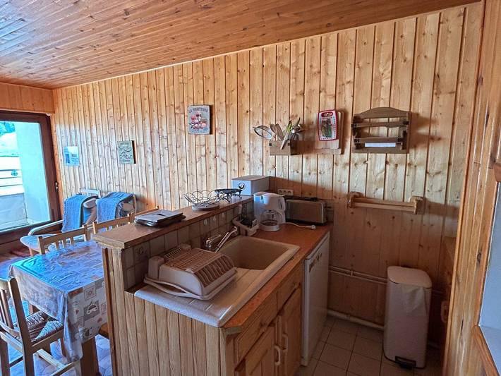 Gîte pour 6 personnes, avec balcon dans Office De Tourisme Super Besse - 4