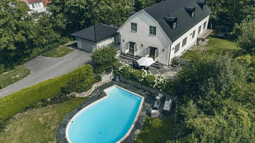 Ferienwohnung für 6 Personen, mit Balkon und Garten sowie Pool - 1