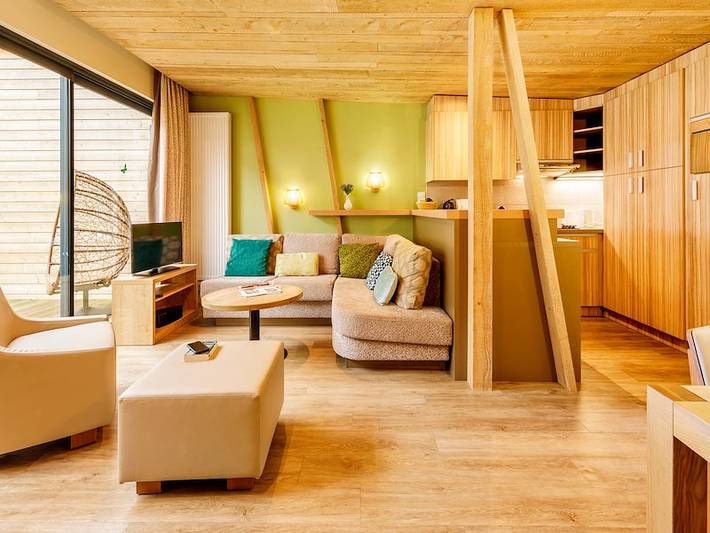 Gîte pour 4 personnes, avec Piscine à Les Trois-Moutiers