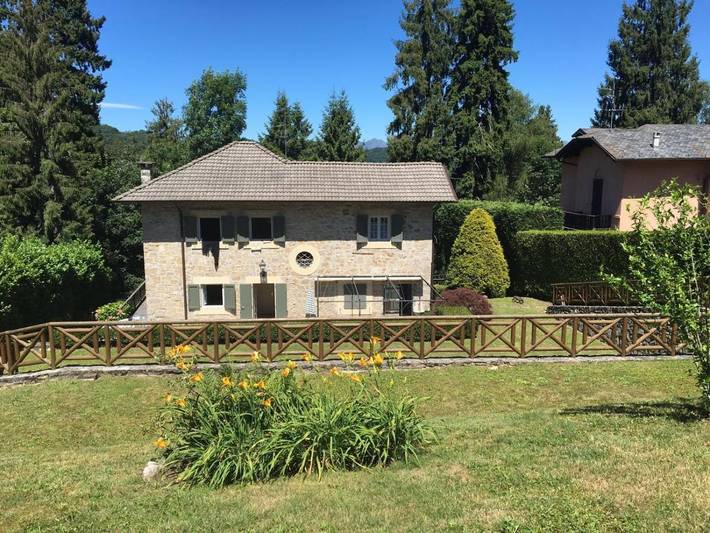 Appartamento per 3 persone, con Terrazza e Giardino nonché Panorama a Selvino