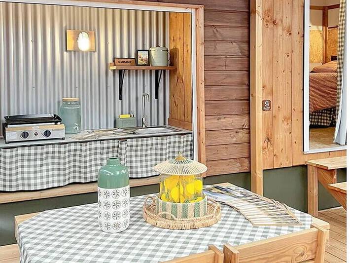 Camping Albufeira - Tiny House 4 personen - Tiny House | 2 slaapkamers | 4 pers | Verhoogd terras | 1 badkamer | Airconditioning in Albufeira e Olhos de Água, Faro District
