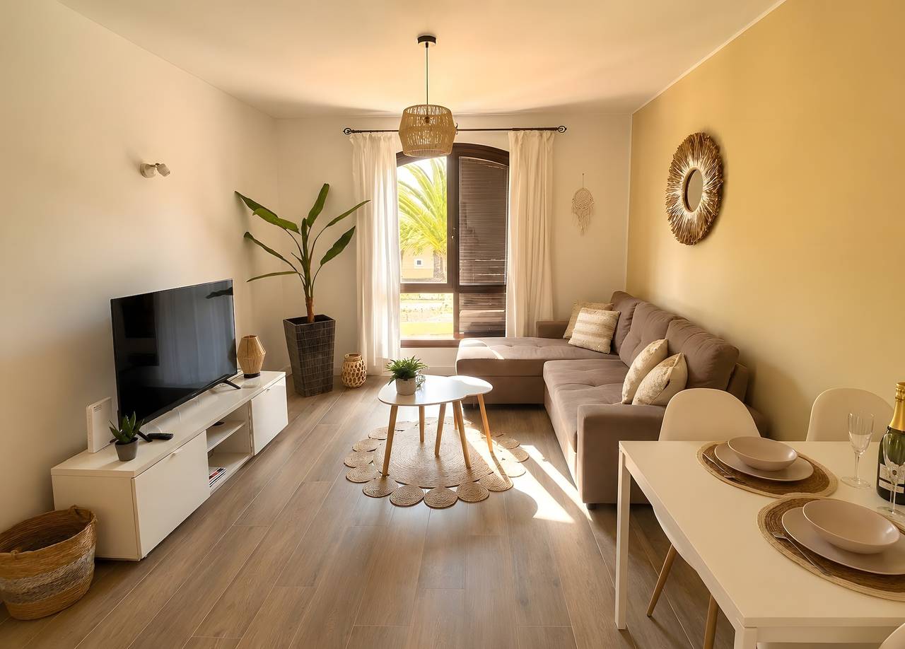 Appartement entier, Appartement de vacances 'Tagoropark Relax' avec piscine partagée, terrasse privée et Wi-Fi in Costa del Silencio, Arona