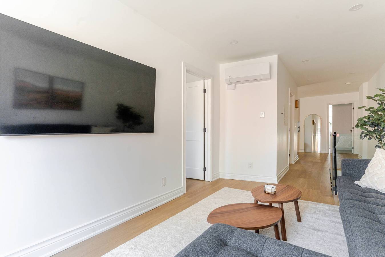 Apartamento entero, Refugio luminoso en el centro de la ciudad con patio privado in Toronto, Lago Ontario (Kanada)