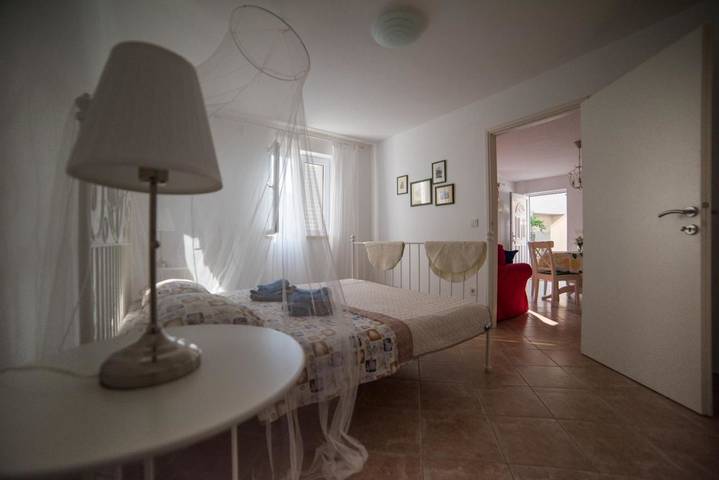 Ferienwohnung für 3 Personen, mit Terrasse in Valun