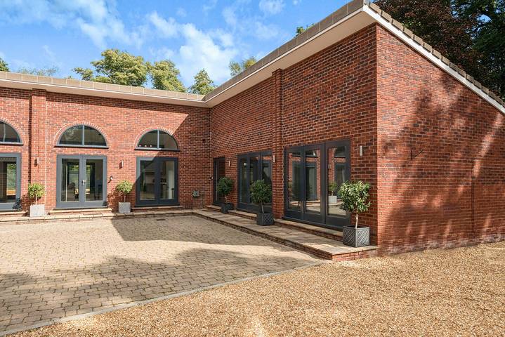 Log cabin for 6 people, with garden in Poole