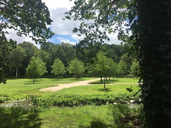 Location de vacances pour 8 personnes, avec Terrasse et Jardin ainsi que Piscine et Vue à Montigny-le-Chartif