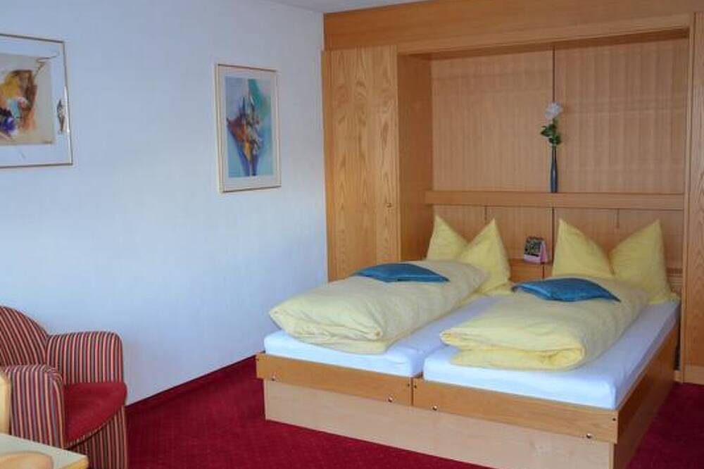Ganze Wohnung, Haus Helvetia, (Samnaun-Compatsch). in Compatsch (Samnaun), Samnaun